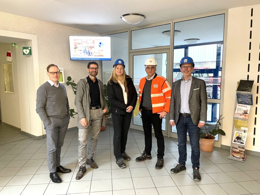 Die letzte Station bei den Firmenbesuchen unserer Geschäftsführung in der vergangenen Woche war die Züblin Stahlbau GmbH in Hosena.