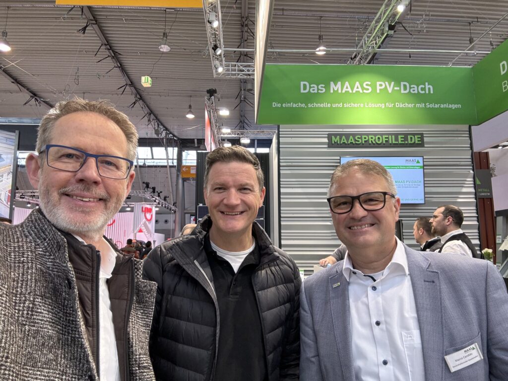 Gestern besuchte Dr. Ralf Podleschny, Geschäftsführer des IFBS, die DACH+HOLZ. Diese Messe findet vom 05.03. bis 08.03. in Stuttgart statt.