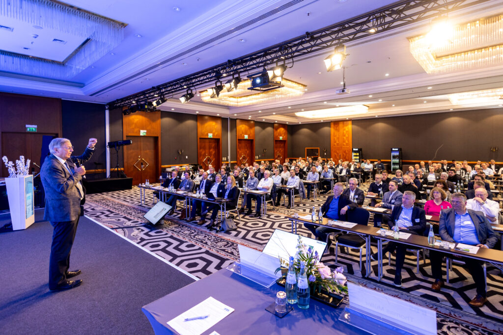 Am 26.04.2024 fand die IFBS-Mitgliederversammlung 2024 in Leipzig statt. Zum Auftakt hielt Herr Wolfgang Bosbach einen packenden Impulsvortrag über die Fragen